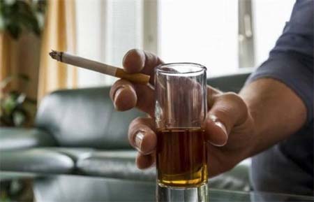 不吸烟喝酒的人有什么特征