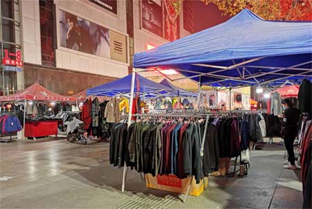 路边摊廉价的衣服从哪里来的